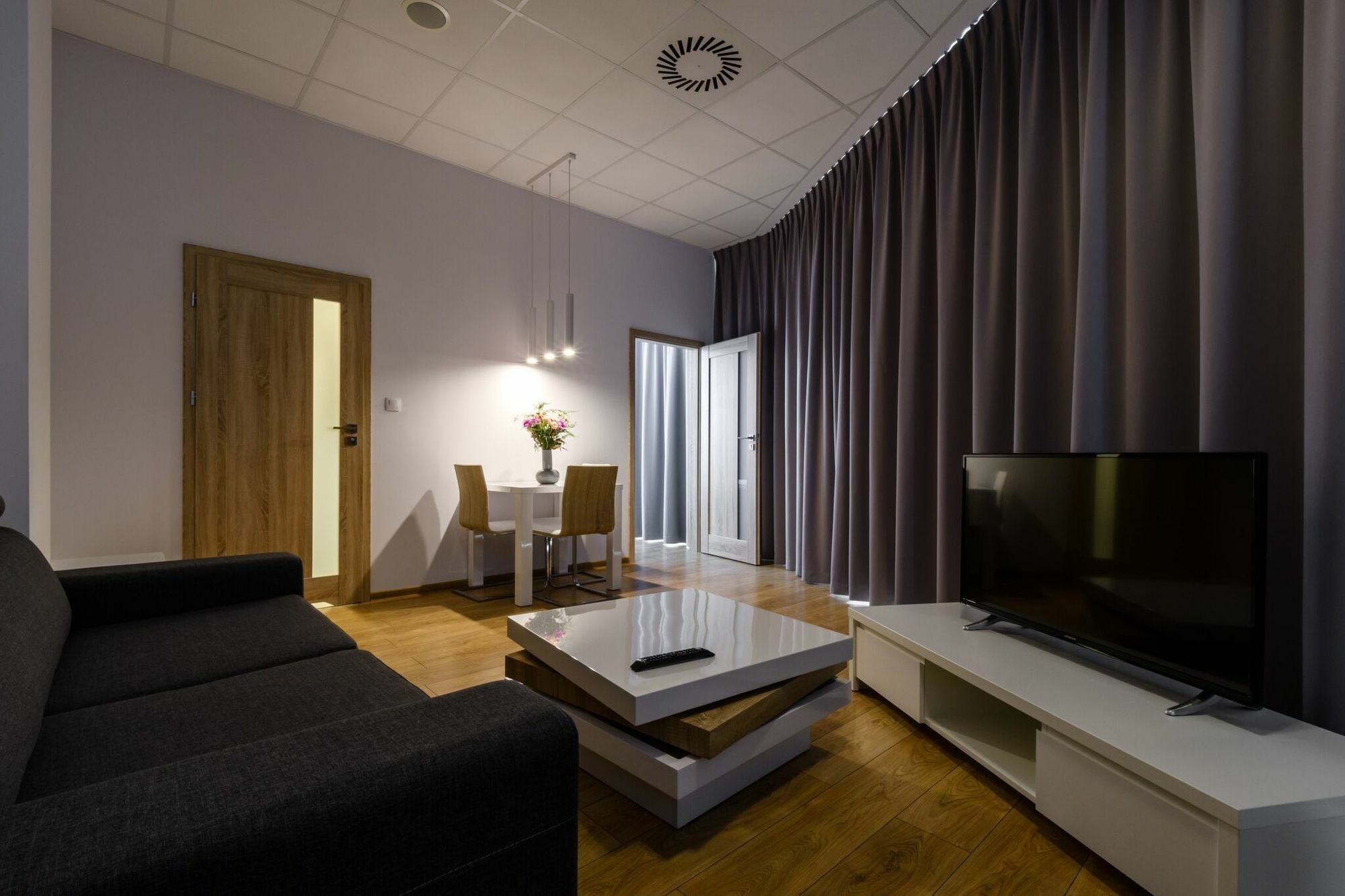 Varsovia Apartamenty Jerozolimskie ภายนอก รูปภาพ