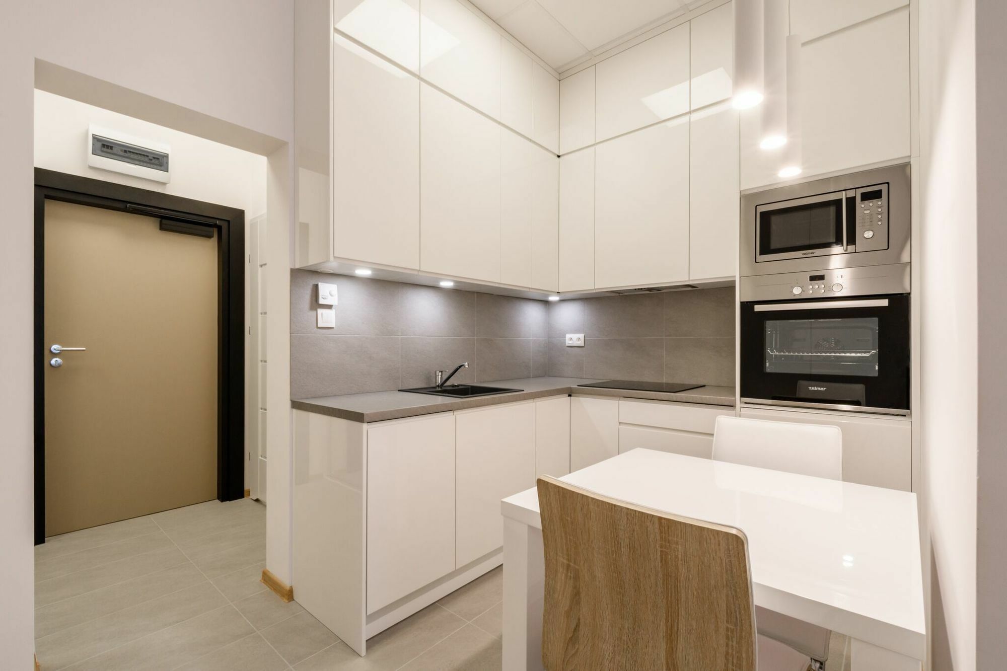 Varsovia Apartamenty Jerozolimskie ภายนอก รูปภาพ